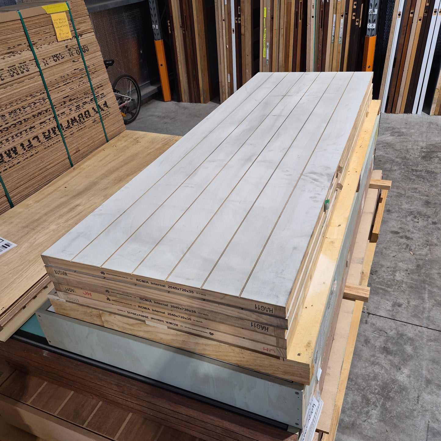 Timber Door - 2040h x 720w Hollow Core Internal Door w/ Pattern (HAG11) *Factory 2nd* SKU: 10595