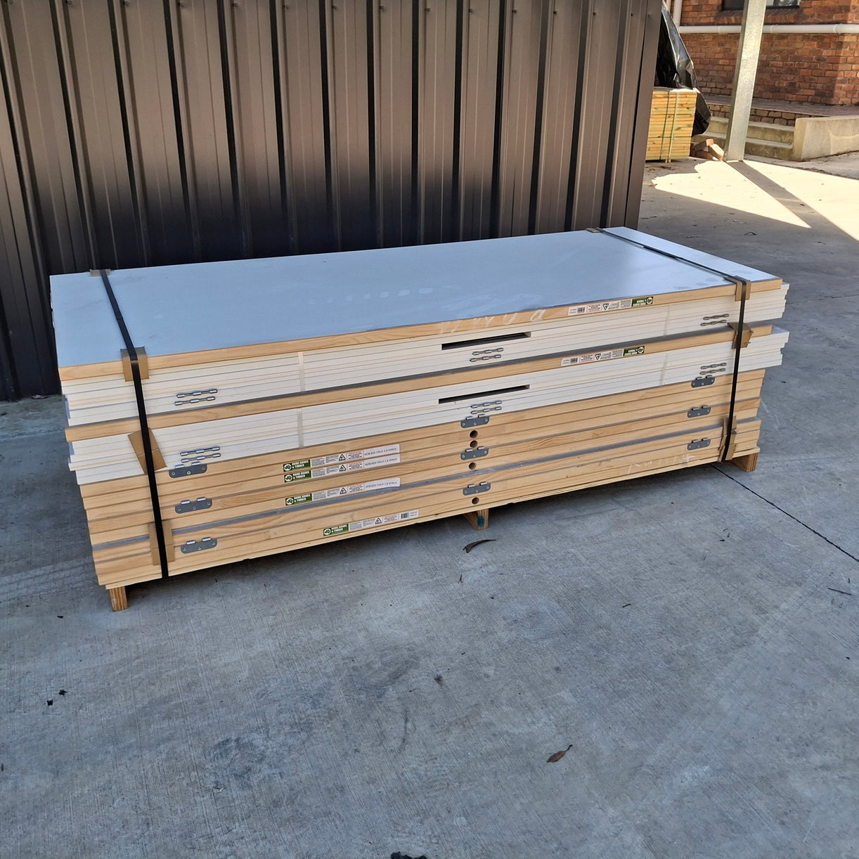 House Lot of Internal Timber Doors - 11 x Doors (Plain), Various Sizes w/ Door Jamb Kits 20481