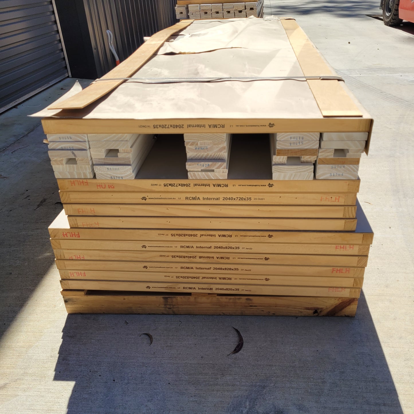 House Lot of Internal Timber Doors - 11 x Plain Hollow Doors, Various Sizes *Factory 2nds* 10537