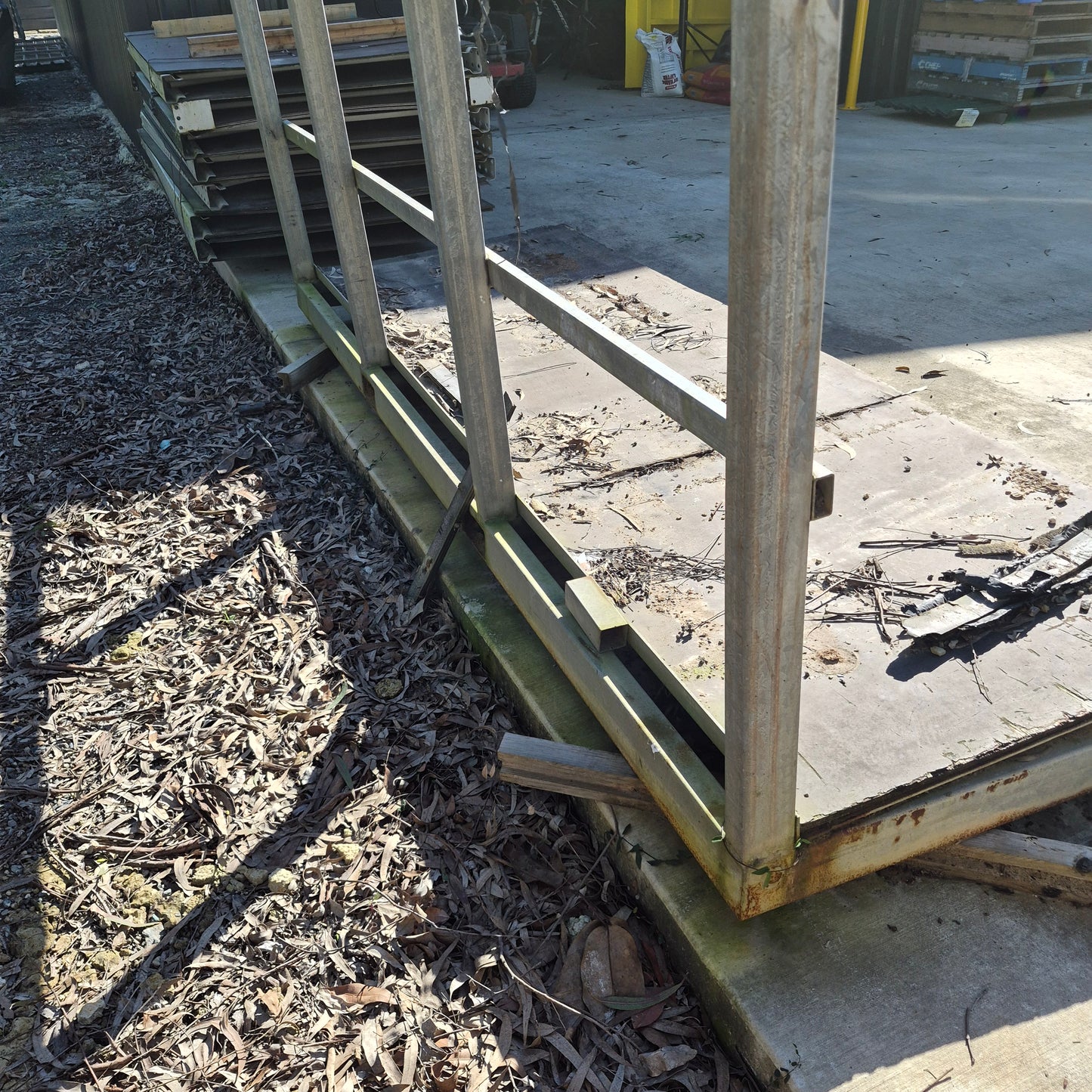 L-Frame - 2200H x 3000L x 1050W *2nd Hand* SKU: 10714