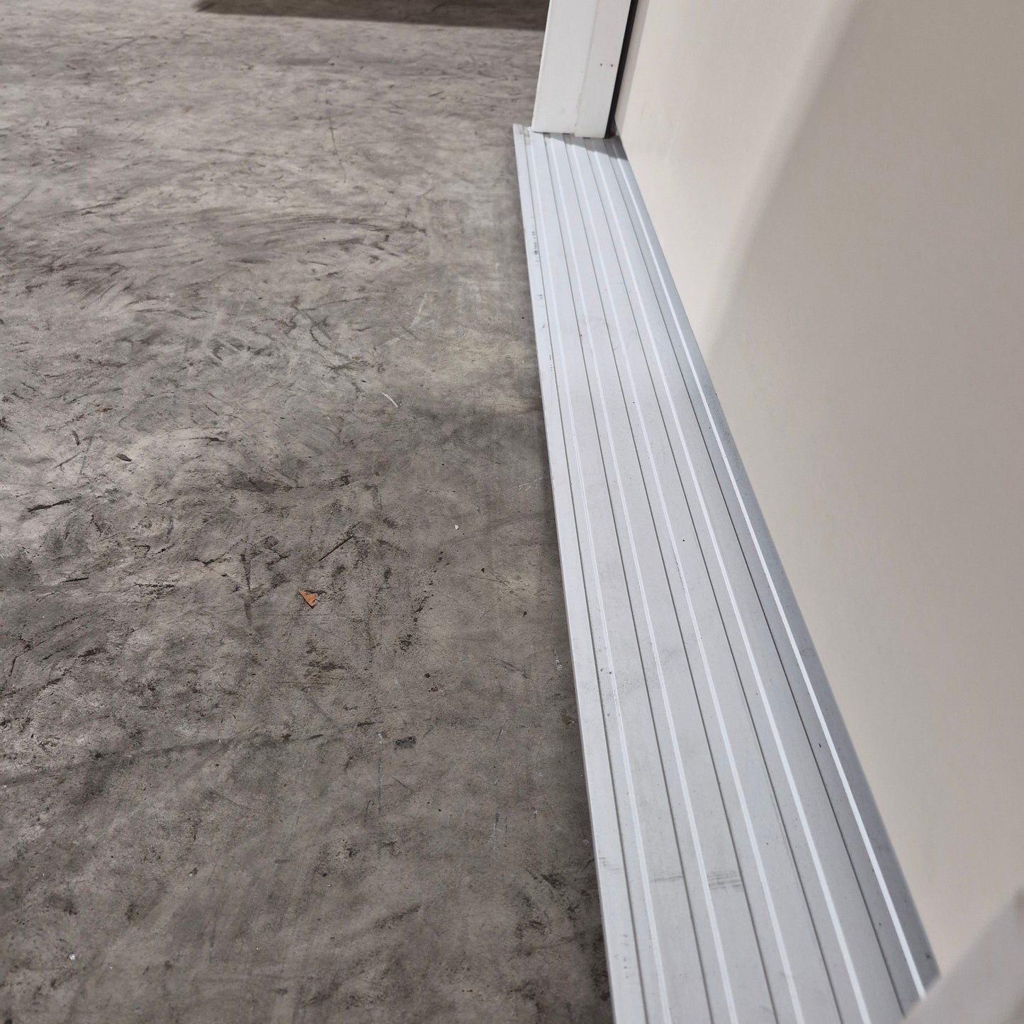 Internal Timber Door - 2340h x 920w Hollow Core, Pre-Hung in a 2395h x 962w Frame *Factory 2nd* 10735