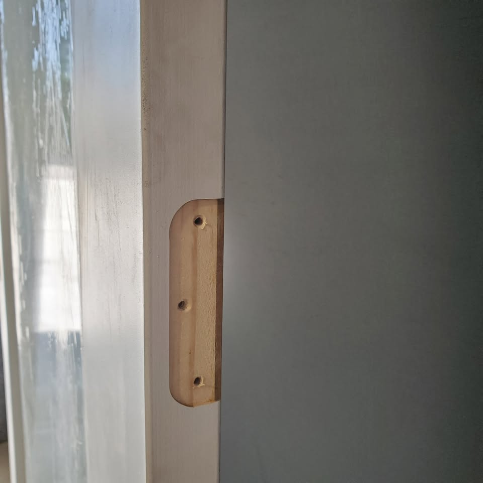 Internal Timber Door - 2340 x 820w Semi-Solid Core w/ 1 X Obscure Glass (HAM1) *Factory Second* 30408