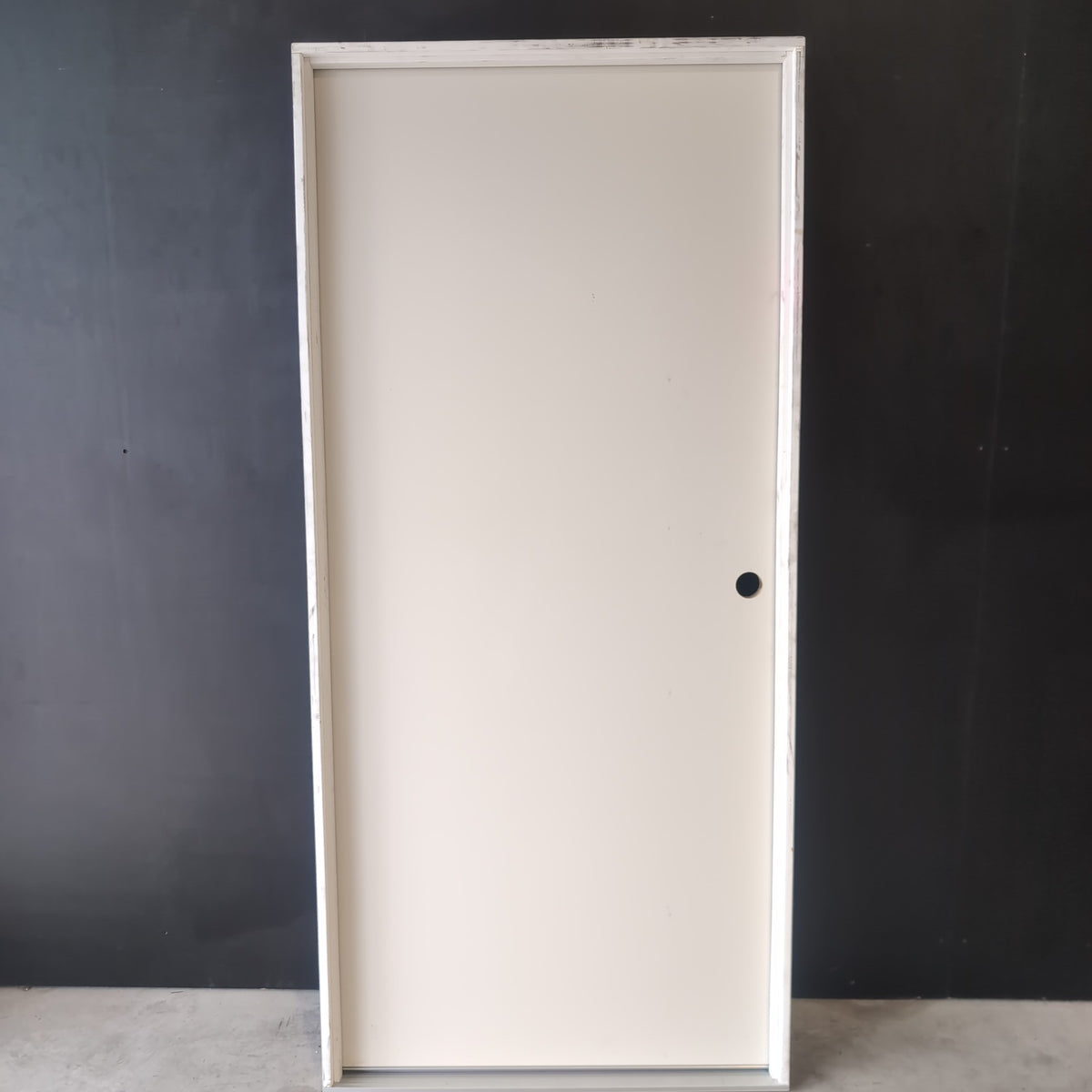 Internal Timber Door - Pre-Hung in a 2080h x 960w Frame w/ Plain Redicoat Finish *Factory 2nd* 30817