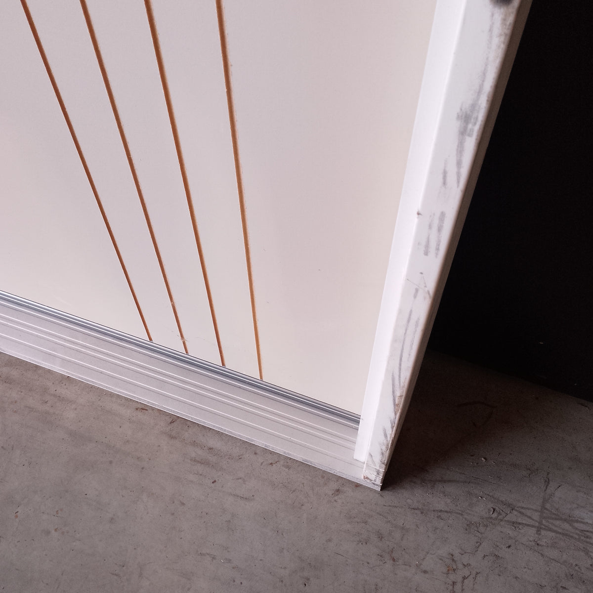 Internal Timber Door - Pre-Hung in a 2080h x912w Frame Hollow Core w/ Pattern (HAG9) *Factory 2nd* 30819